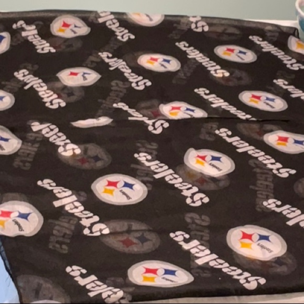 Pittsburgh Steelers Black Infinity Scarf - Picture 2 of 5
